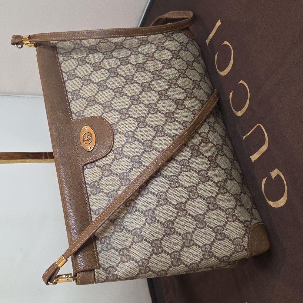 Gucci 1970's Rare convertable crossbody/clutch an archived collectible piece - Picture 4 of 16